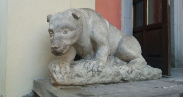 Legenda o kamiennym niedźwiedziu z Warszawy